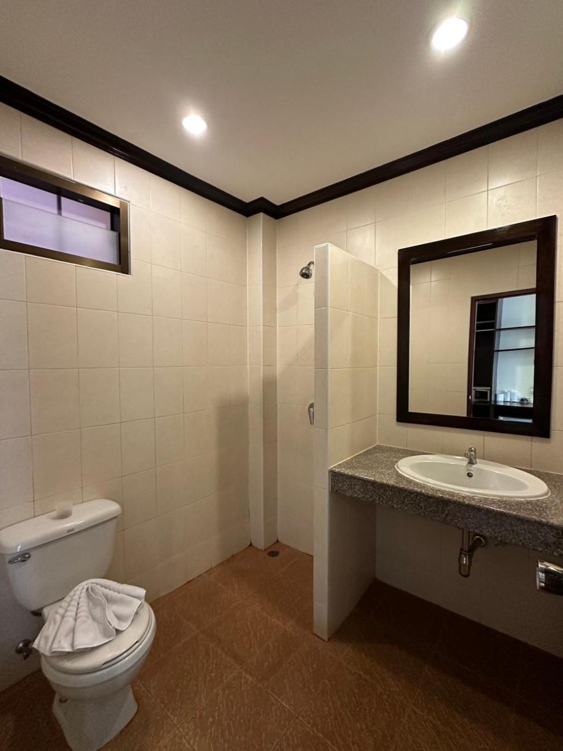 Baan Kingkeaw Thamdee Khách sạn 2*